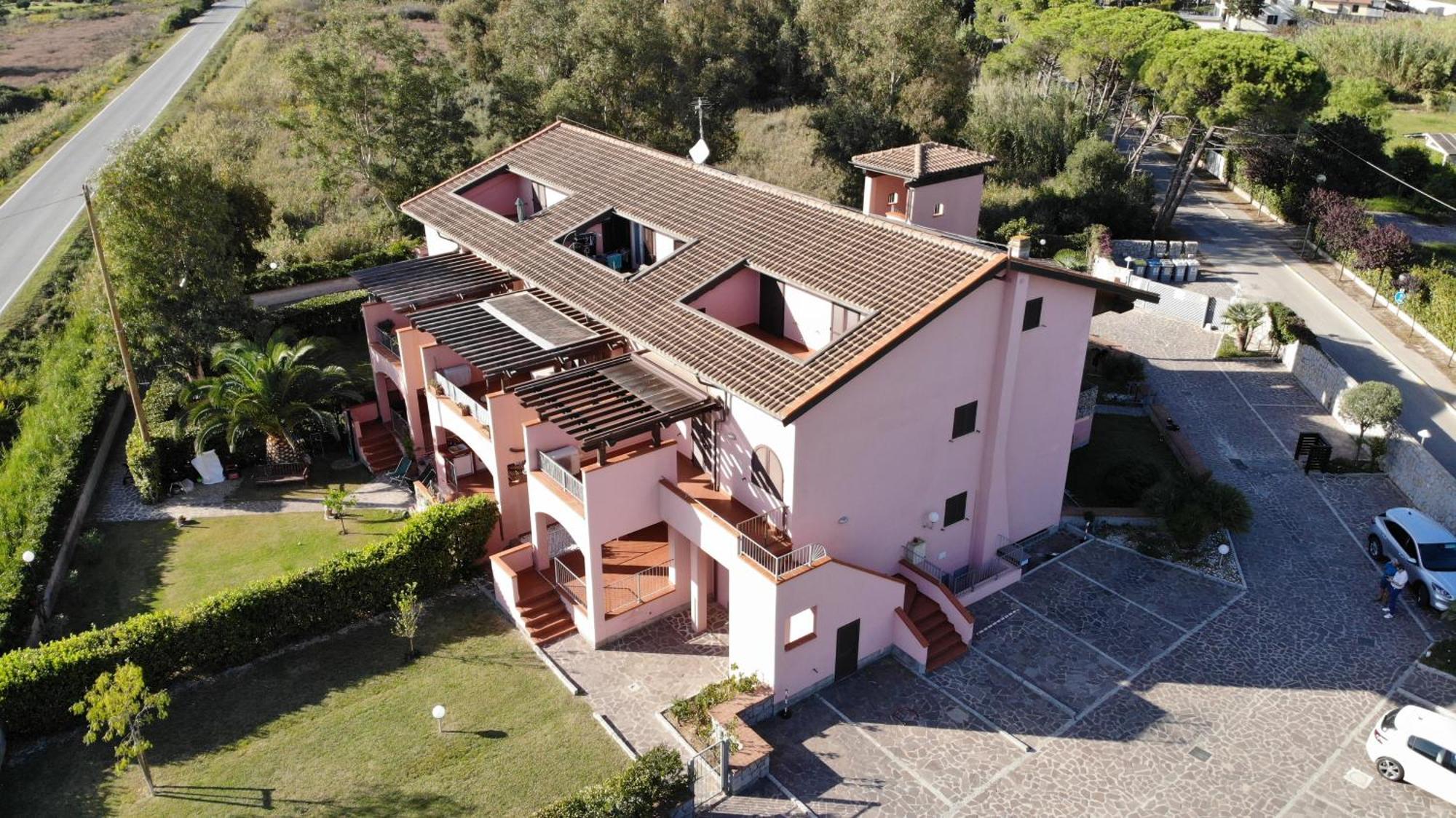 Complesso La Foce - Clima, Parcheggi, Spazi Esterni Privati Apartamento